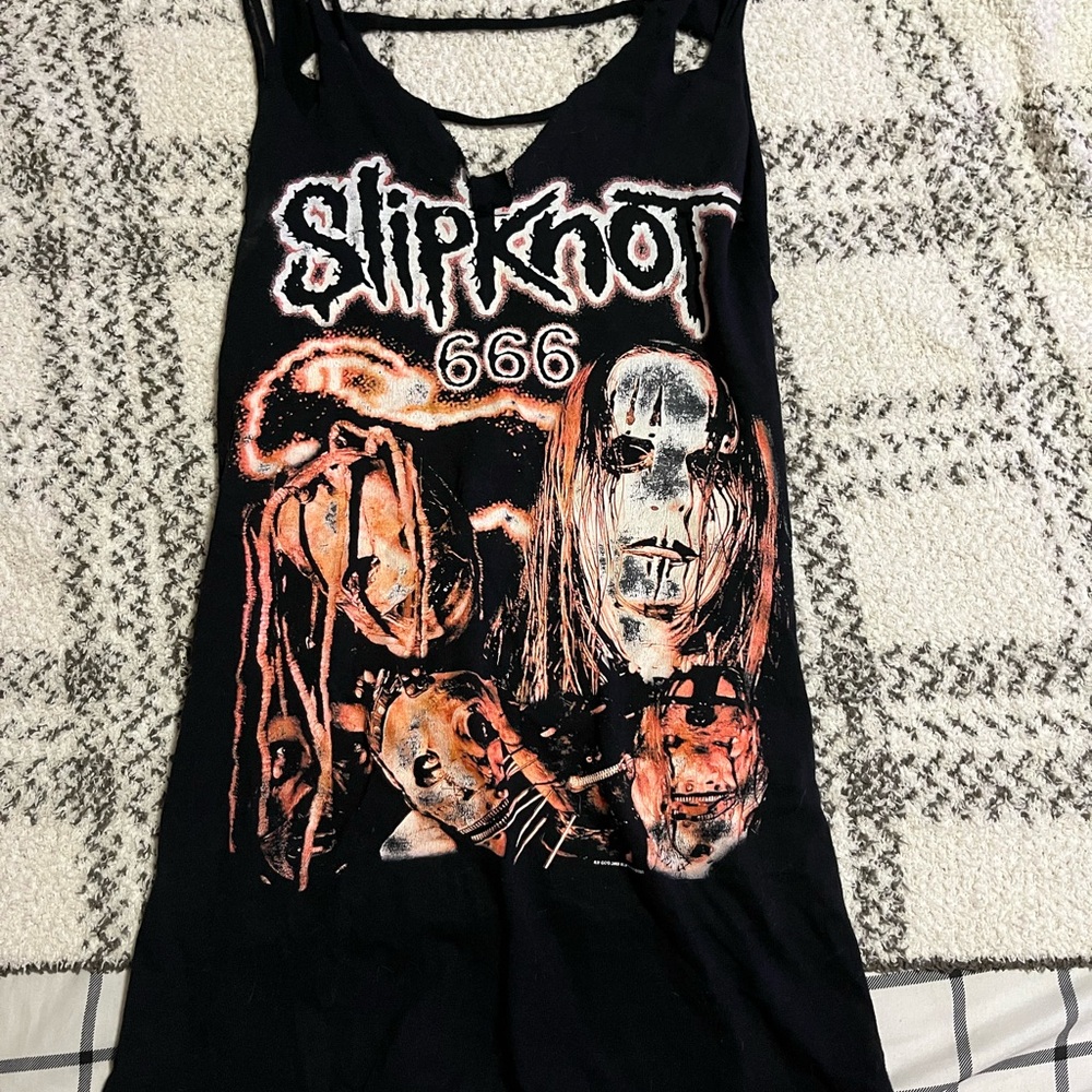 DIY Upcycled Slipknot Band Shirt